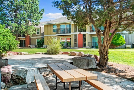 Canyon Ranch Apartments – photo 1
