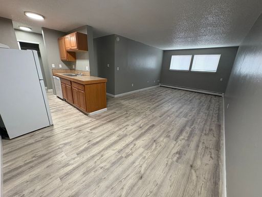 Spacious one-bedroom apartment at Mountain Pointe!! $500 Off – photo 1