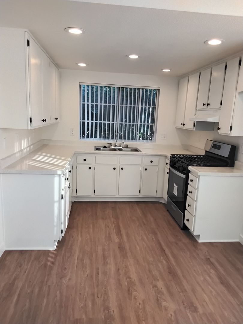 Westminster Apartment: 13383 Edwards Street