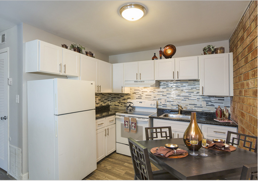 Renovated 1 Bedroom with Balcony/Patio – photo 1