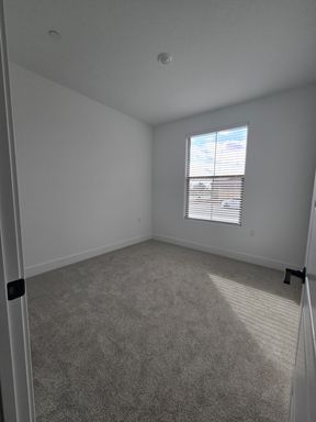 1455 N Frontier St, Hanford, CA 93230