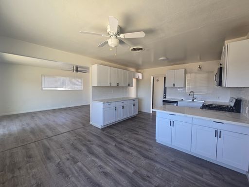 1200 W Water St, Hanford, CA 93230