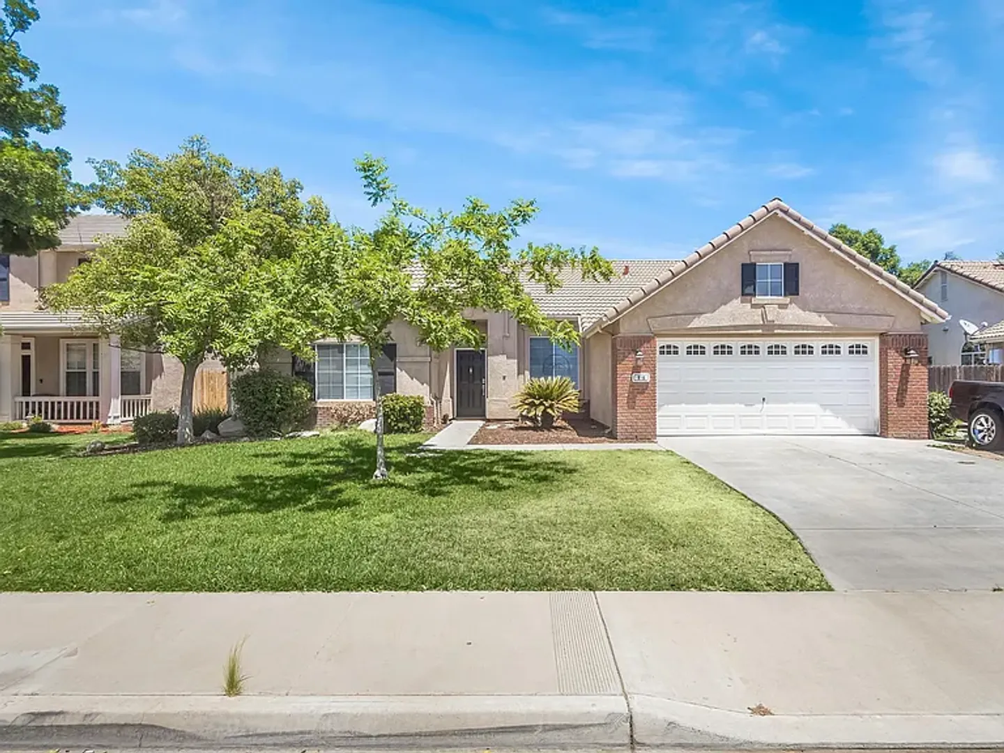 Hanford House: 916 W Windsor Dr