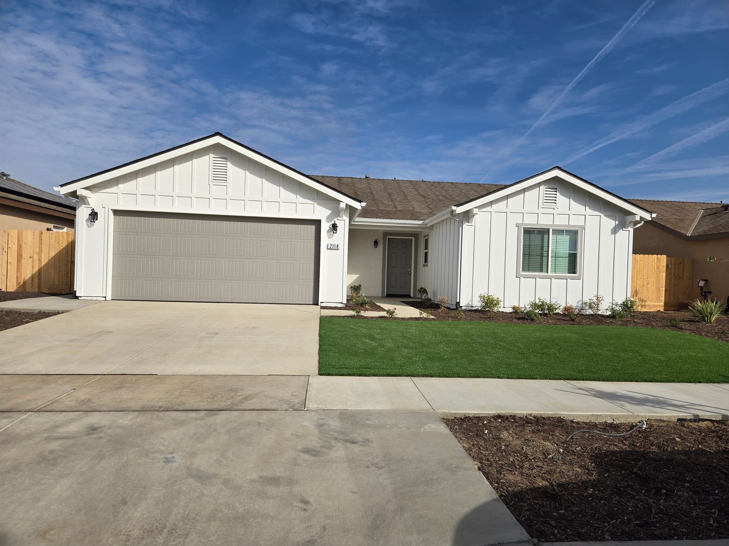 Hanford House: 2118 W Escher Dr