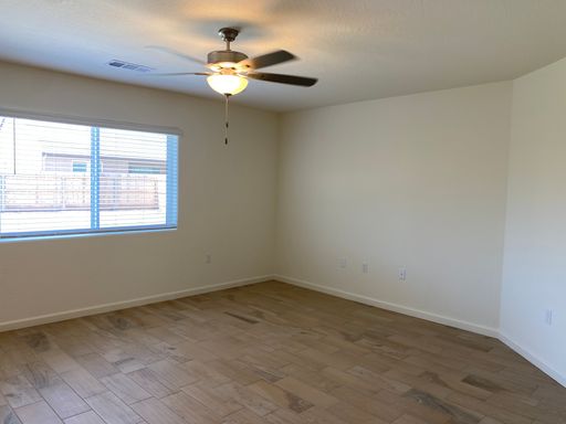 1975 W Escher Dr, Hanford, CA 93230