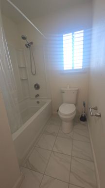 897 Greenfield Ave, Hanford, CA 93230