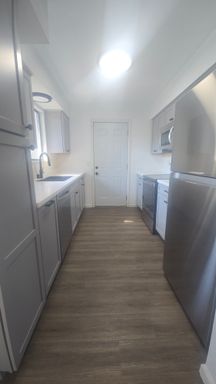 897 Greenfield Ave, Hanford, CA 93230