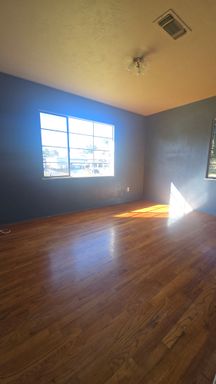 2071 Short Dr, Hanford, CA 93230