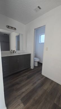 2146 Neill Way, Hanford, CA 93230
