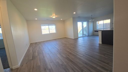2342 W Escher Dr, Hanford, CA 93230