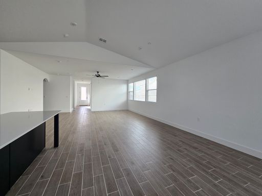 1455 N Frontier St, Hanford, CA 93230