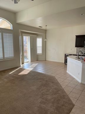 1235 Paradise Loop, Lemoore, CA 93245