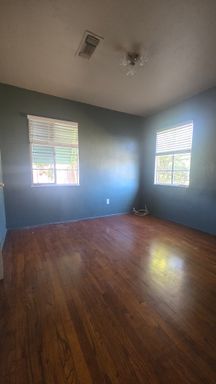 2071 Short Dr, Hanford, CA 93230