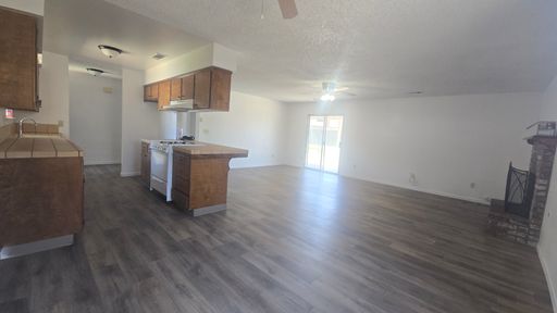 2146 Neill Way, Hanford, CA 93230
