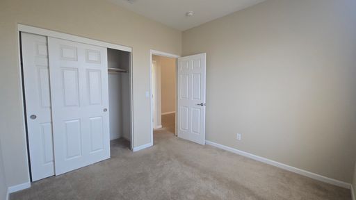 1443 Greenbrier Dr, Hanford, CA 93230
