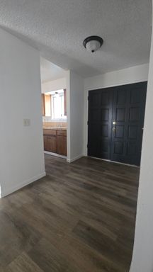 2146 Neill Way, Hanford, CA 93230