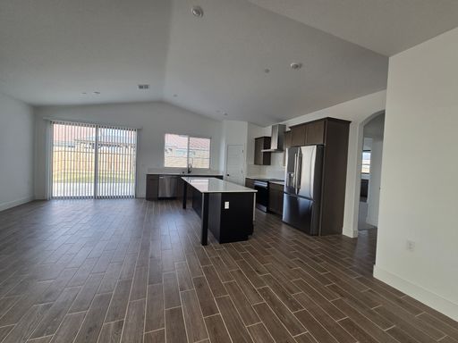1455 N Frontier St, Hanford, CA 93230