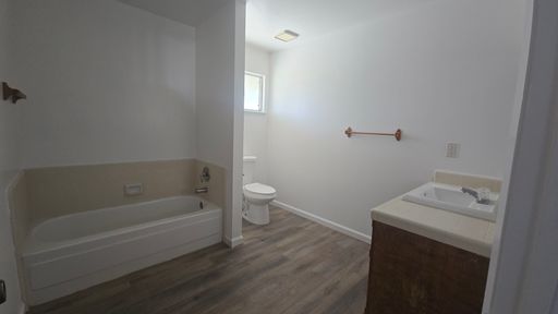 2146 Neill Way, Hanford, CA 93230