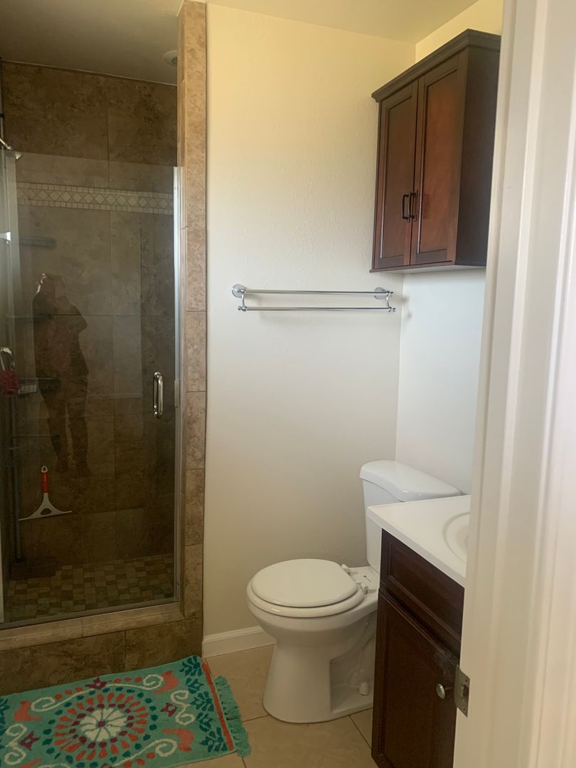 Lemoore House: 65 Spring Lane