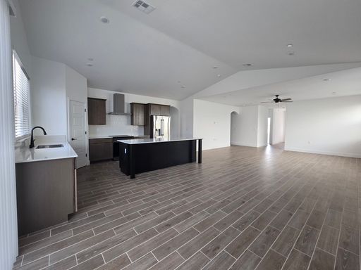 1455 N Frontier St, Hanford, CA 93230