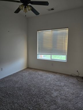 2068 W Merritt St, Hanford, CA 93230