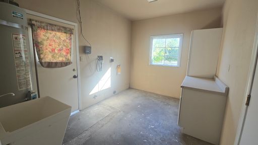 2071 Short Dr, Hanford, CA 93230