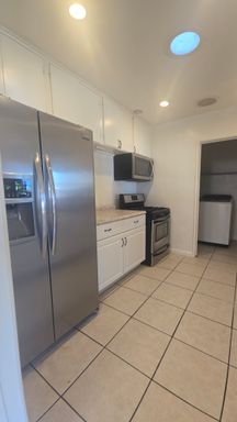 2011  N 11th Ave, Hanford, CA 93230