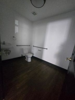 617 N Irwin St - Office Space, Hanford, CA 93230
