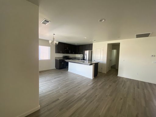 2342 W Escher Dr, Hanford, CA 93230