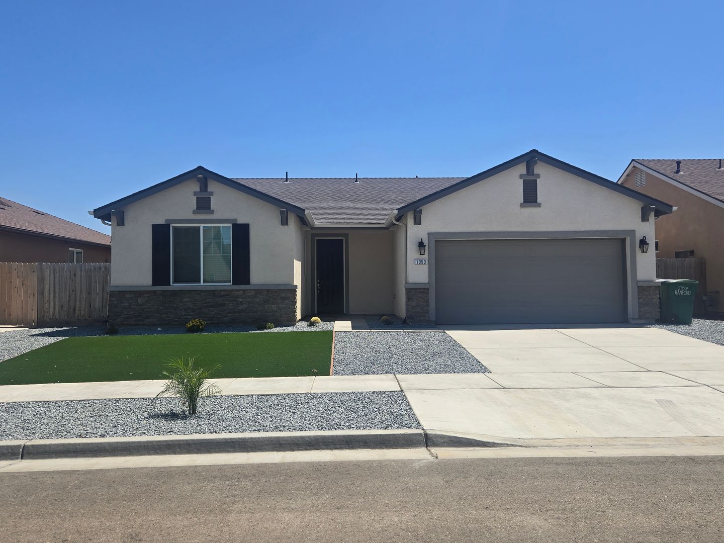 Hanford House: 1353 W Kenny Thompson Ct