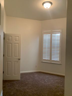 1235 Paradise Loop, Lemoore, CA 93245