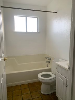 994 S Harris St., Hanford, CA 93230