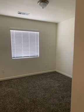 2342 W Escher Dr, Hanford, CA 93230