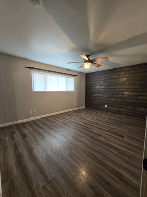 395 W Spruce Ave, Lemoore, CA 93245
