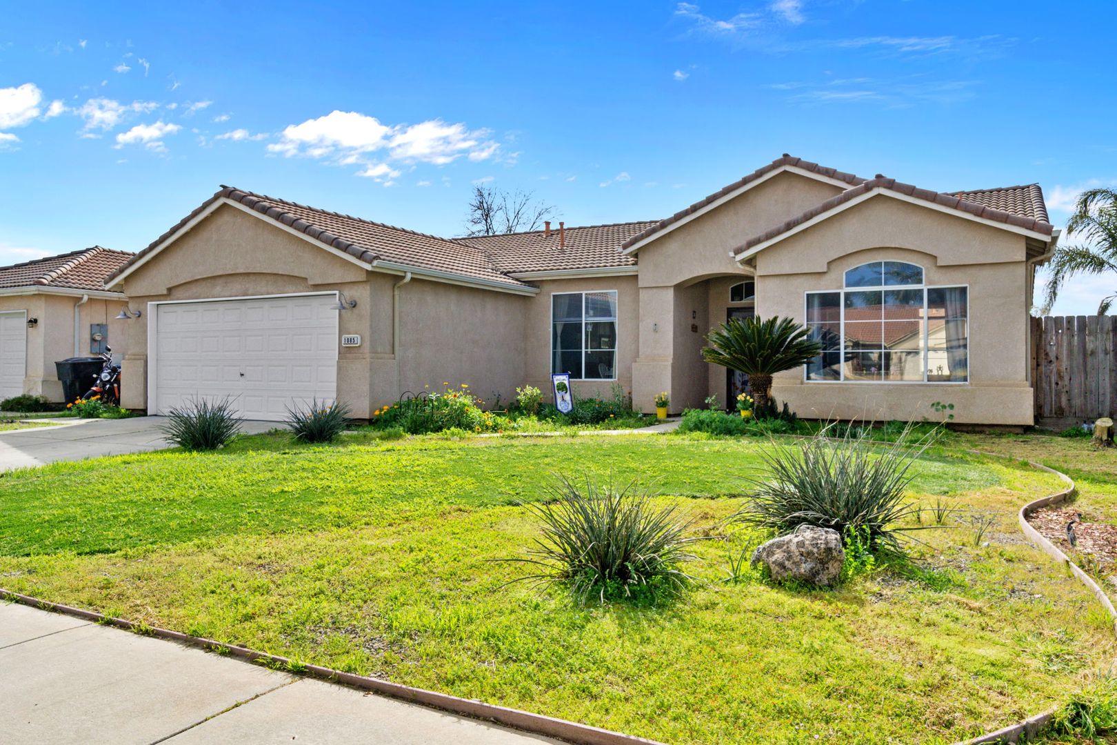 Hanford House: 1085 W Sandstone