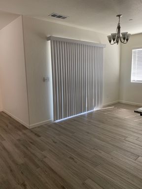 2342 W Escher Dr, Hanford, CA 93230