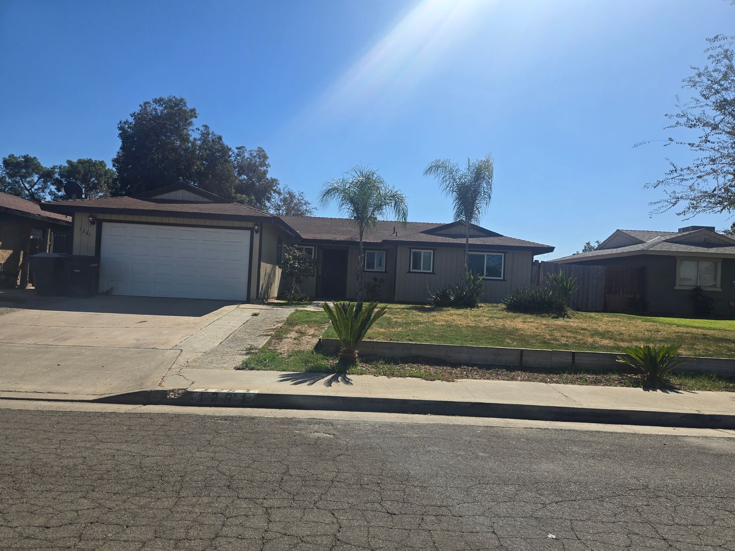 Hanford House: 1281 E Myrtle St