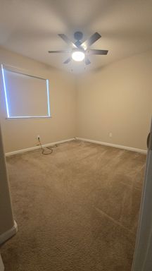 1443 Greenbrier Dr, Hanford, CA 93230