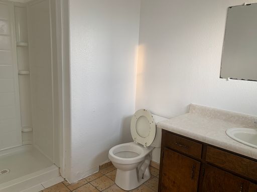 994 S Harris St., Hanford, CA 93230