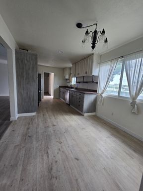 395 W Spruce Ave, Lemoore, CA 93245