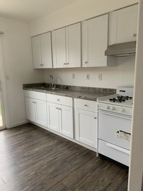 1212 N. Green St. #E, Hanford, CA 93230