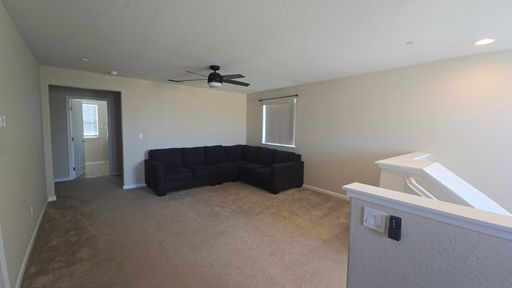 1443 Greenbrier Dr, Hanford, CA 93230