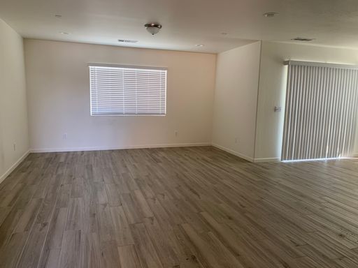2342 W Escher Dr, Hanford, CA 93230