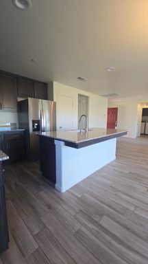 2342 W Escher Dr, Hanford, CA 93230
