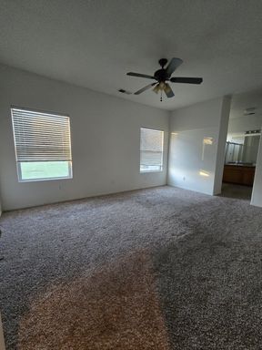 2068 W Merritt St, Hanford, CA 93230