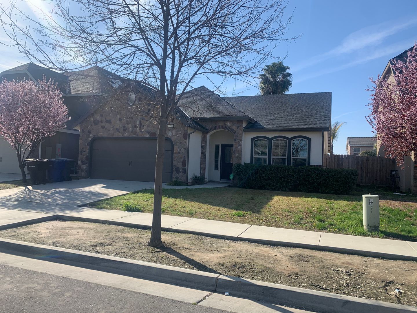 Hanford House: 1775 W Humboldt Dr