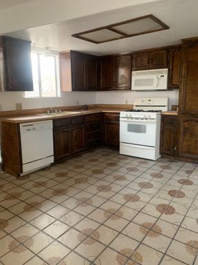 994 S Harris St., Hanford, CA 93230