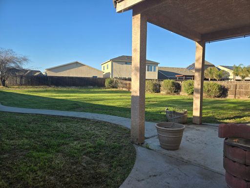 2068 W Merritt St, Hanford, CA 93230