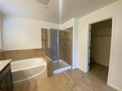 1975 W Escher Dr, Hanford, CA 93230