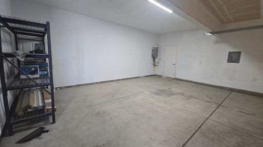 1443 Greenbrier Dr, Hanford, CA 93230